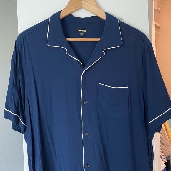 Express Rayon Short Sleeve Shirt - Picture 2 of 6